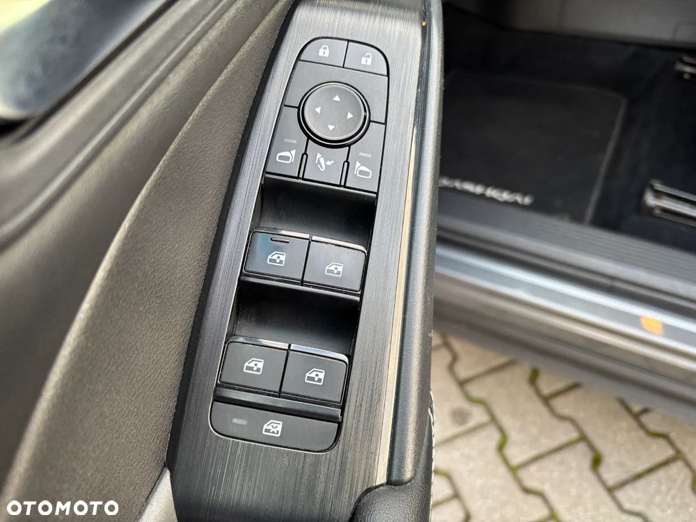 Nissan Qashqai 1.3 DIG-T ACENTA - 28