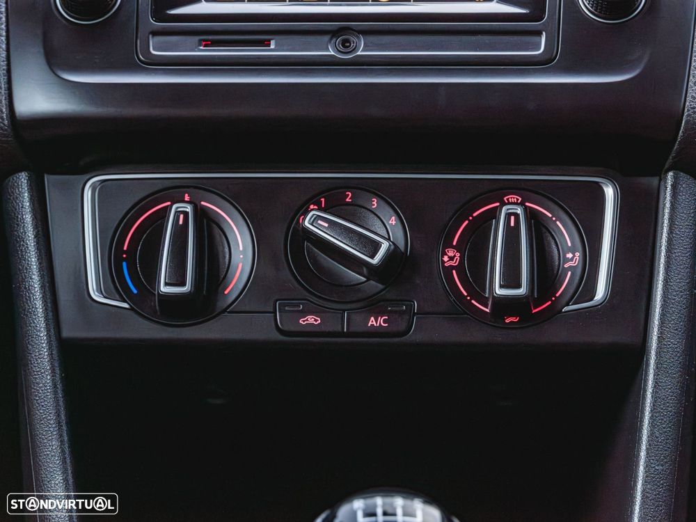 VW Polo 1.4 TDi BlueMotion - 19