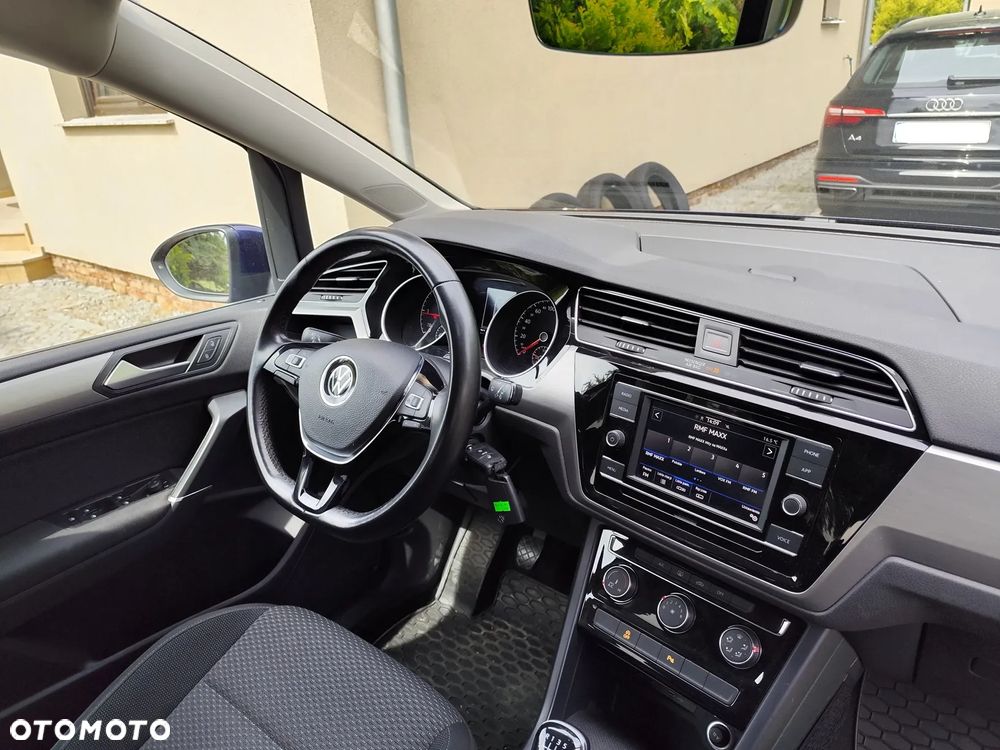 Volkswagen Touran - 13
