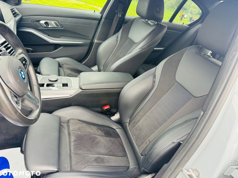 BMW Seria 3 320e PHEV M Sport - 29
