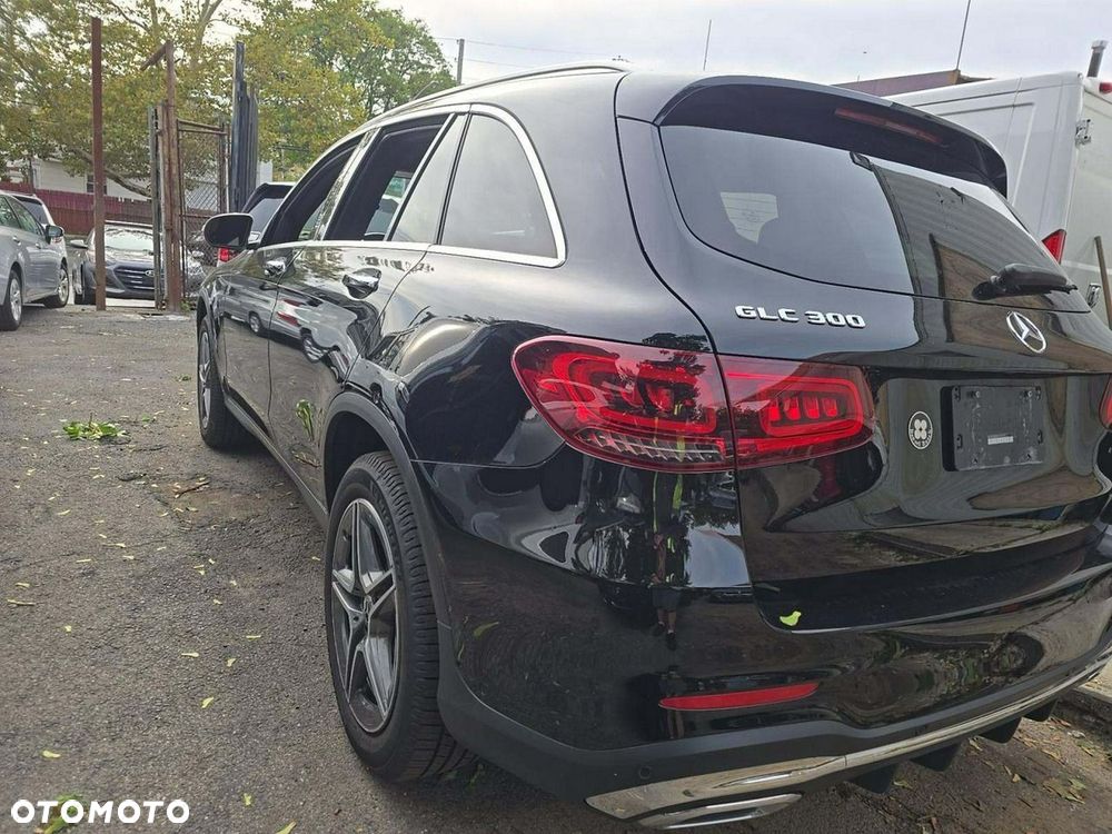 Mercedes-Benz GLC 300 4Matic 9G-TRONIC AMG Line - 4