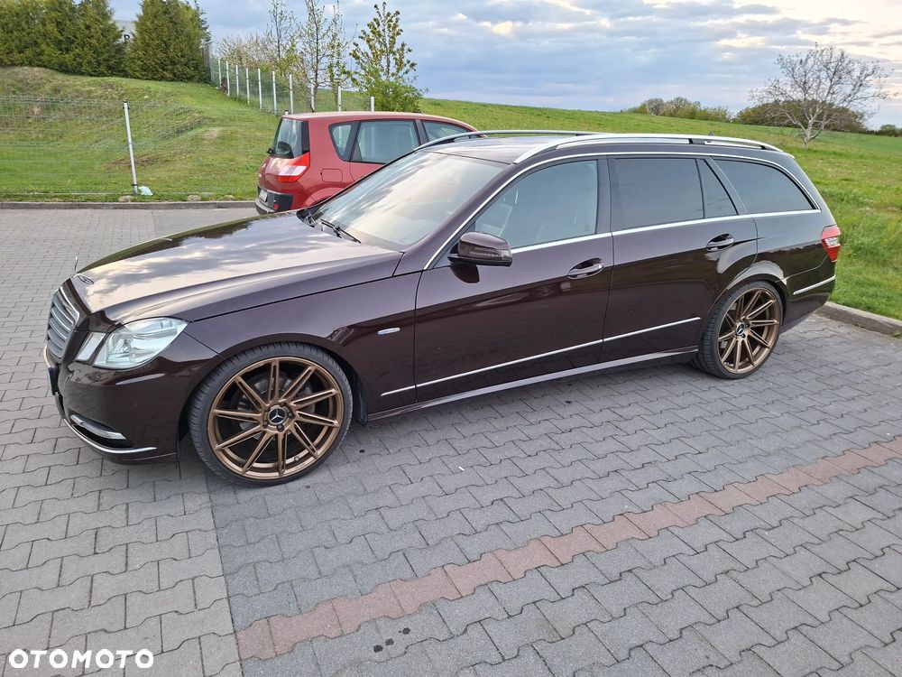 Mercedes-Benz Klasa E 200 CGI BlueEFFICIENCY Automatik - 20