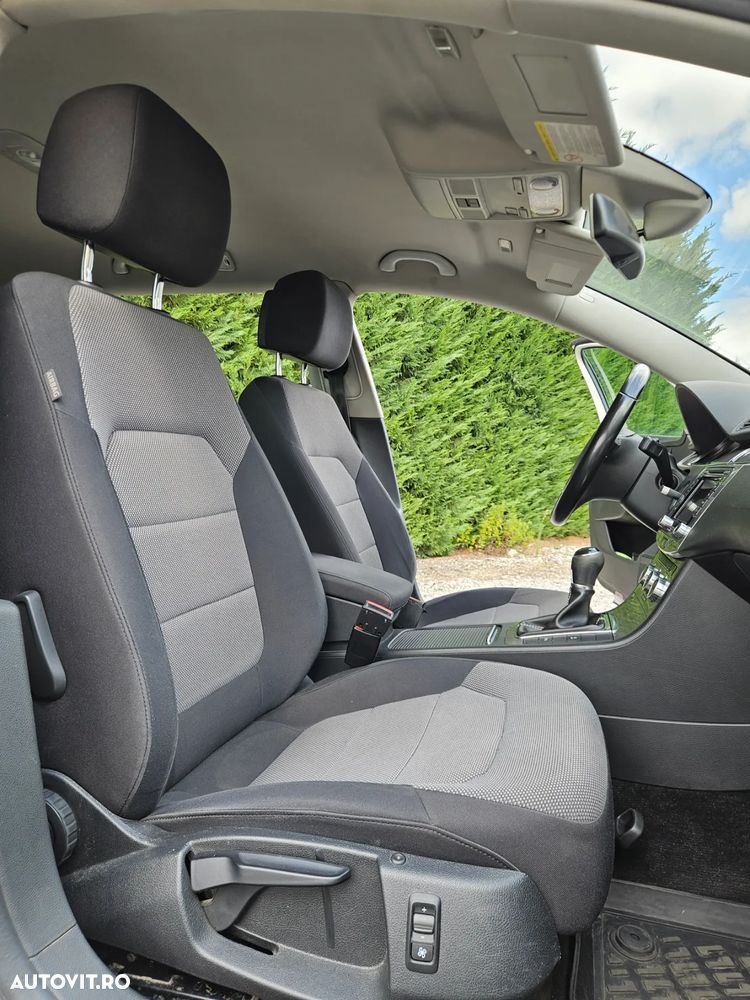 Volkswagen Passat Variant 2.0 TDI Blue TDI Highline - 10