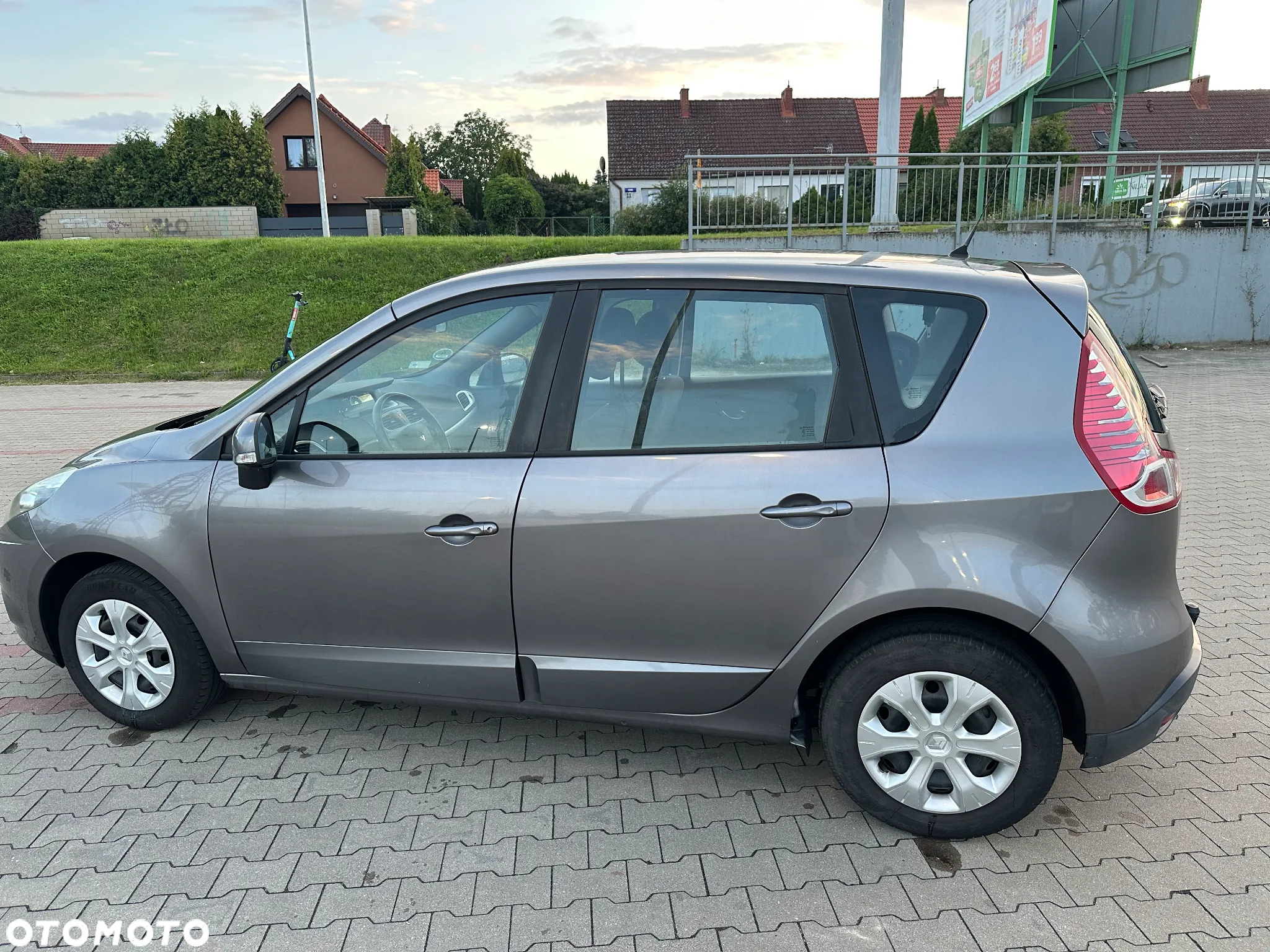 Renault Scenic 1.5 dCi Authentique - 4