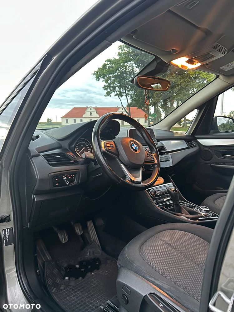 BMW Seria 2 218i - 12