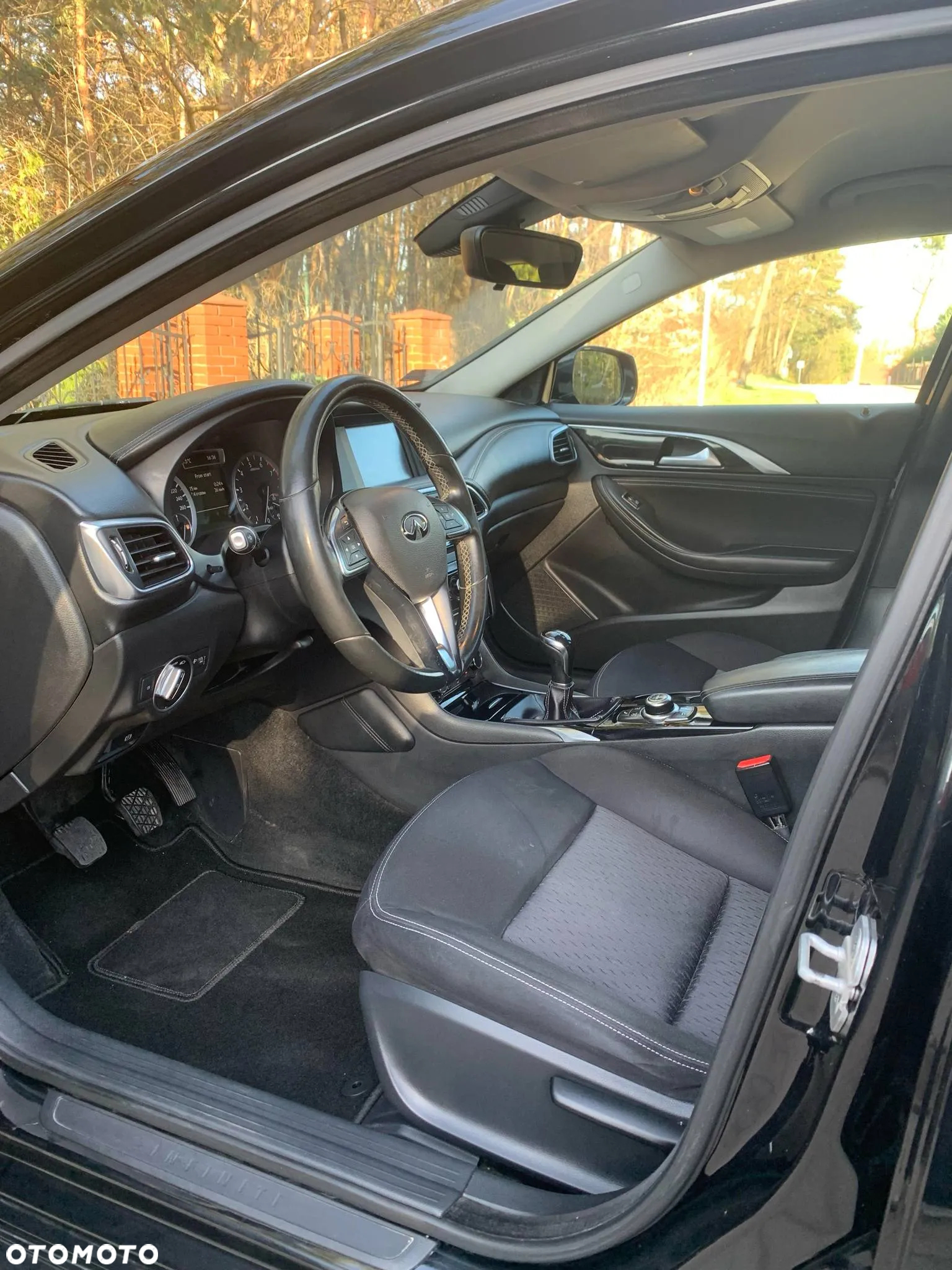 Infiniti Q30 1.6t Premium - 12