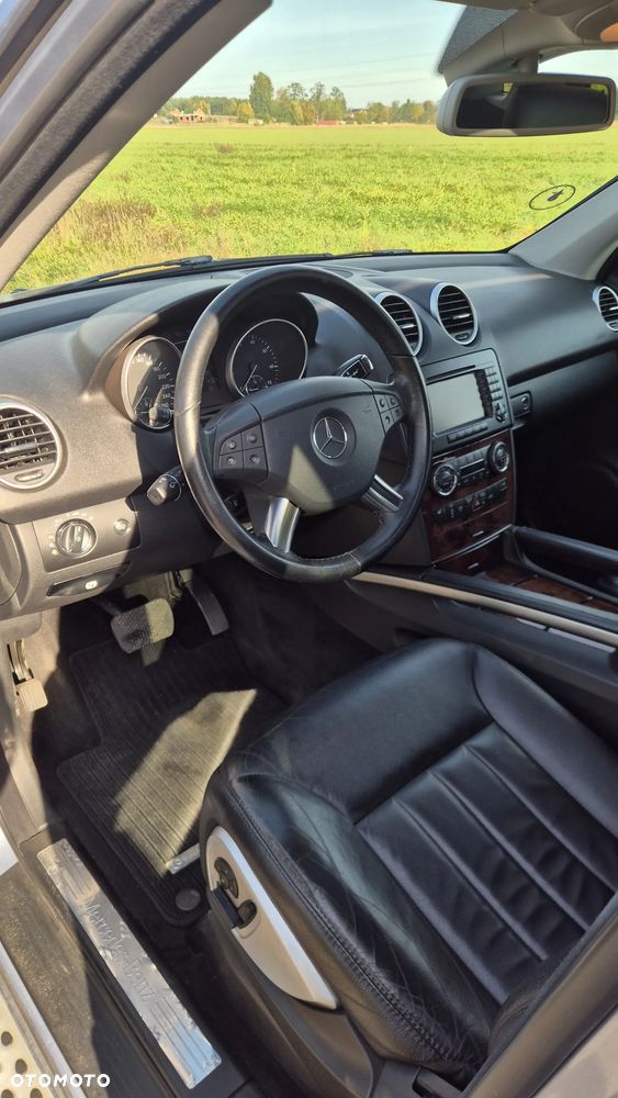 Mercedes-Benz ML 500 4-Matic - 8