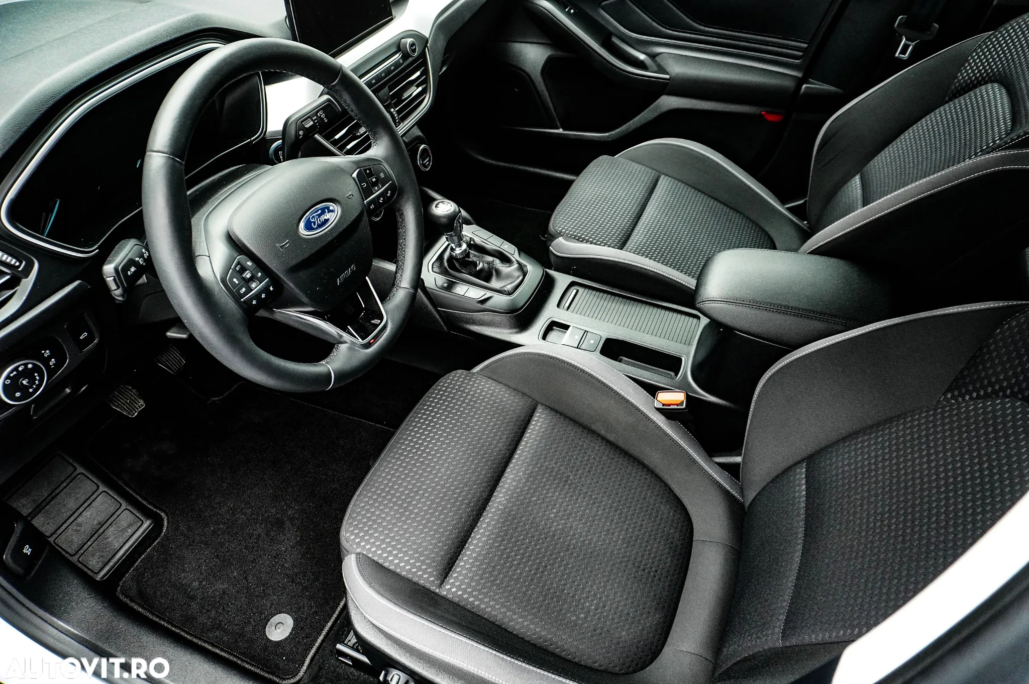 Ford Focus 1.0 EcoBoost Titanium Business - 12