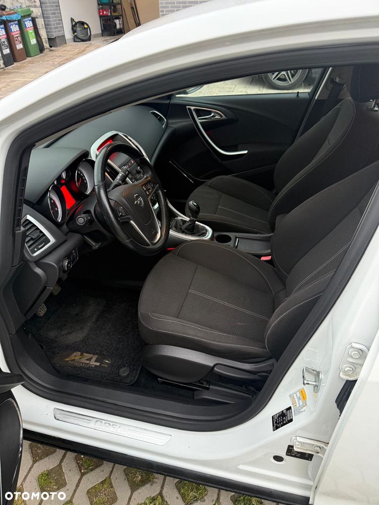 Opel Astra 2.0 CDTI Cosmo - 29