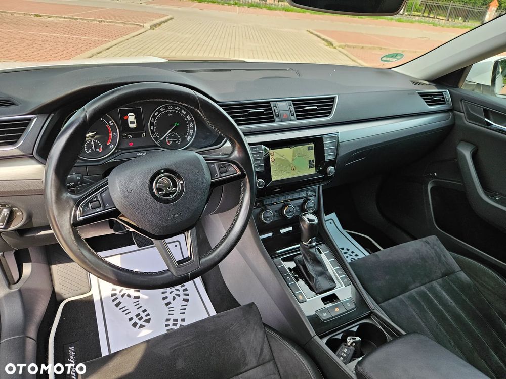 Skoda Superb 2.0 TSI DSG SportLine - 10
