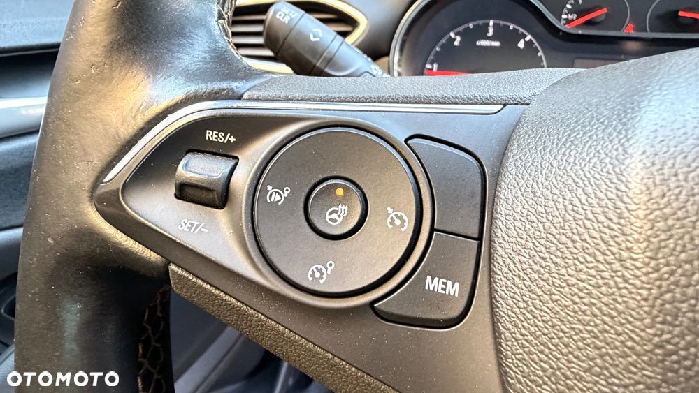 Opel Crossland X 1.6 Start/Stop Innovation - 32