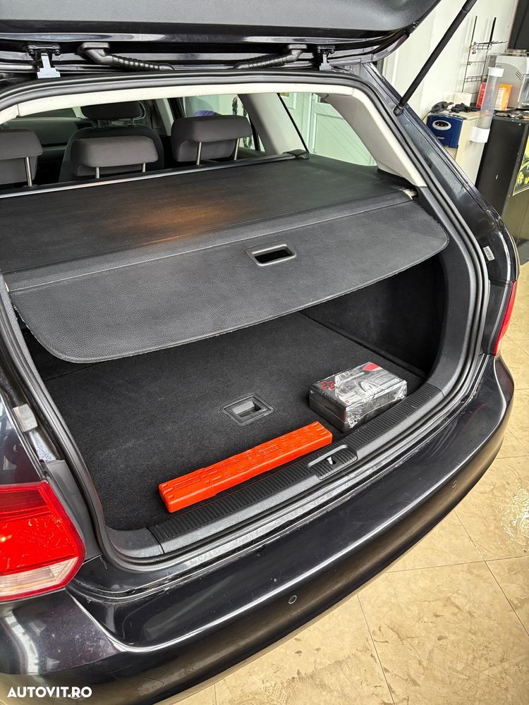 Volkswagen Golf 1.9 TDI DPF Comfortline BlueMotion - 5