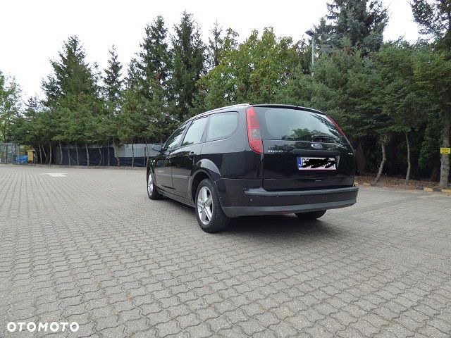 Ford Focus 1.6 TDCi DPF Style - 5