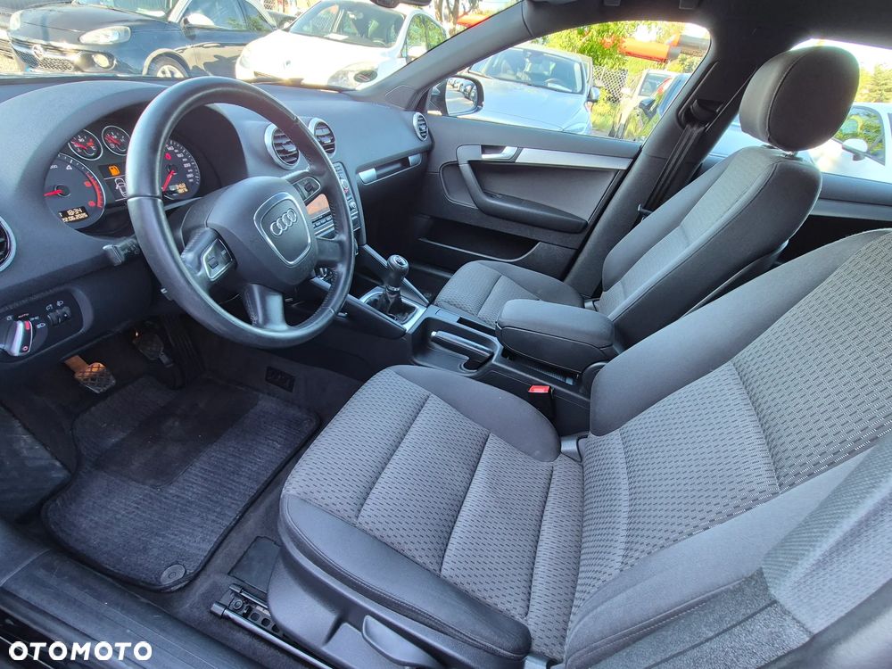 Audi A3 Sportback 1.6 TDI Ambiente - 27