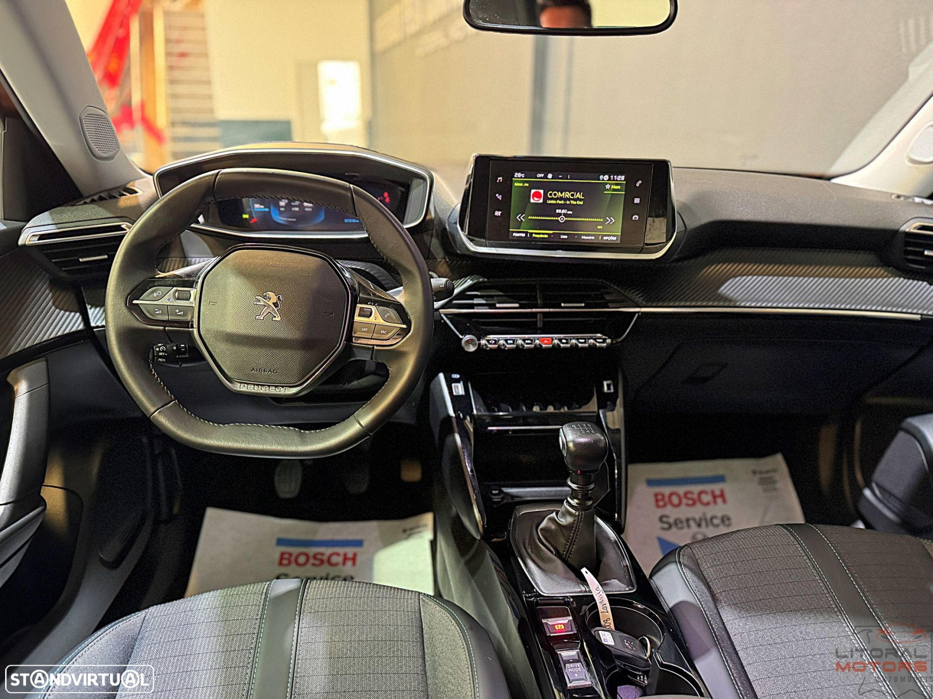 Peugeot 2008 1.2 PureTech Allure Pack - 19
