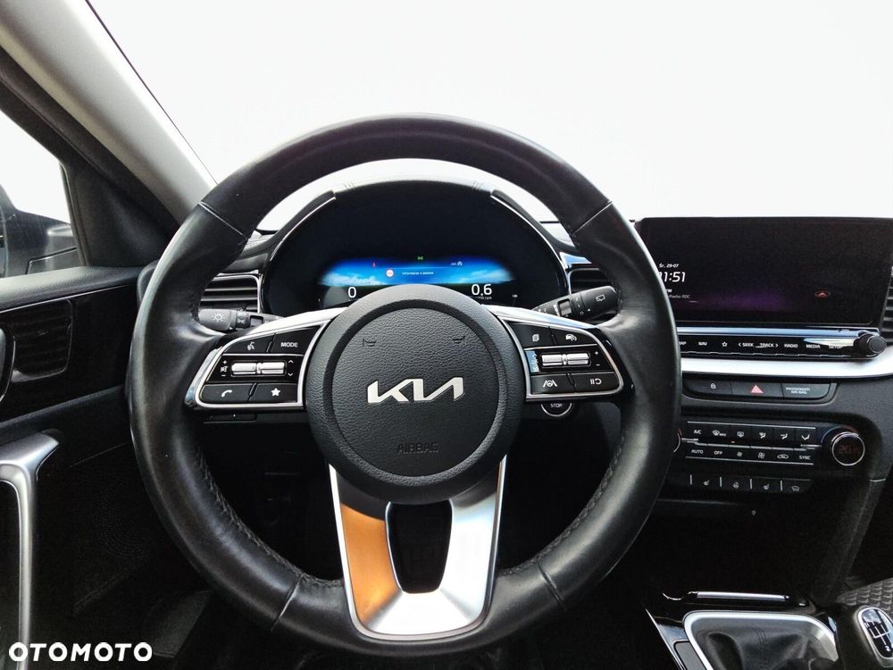 Kia XCeed 1.5 T-GDI Business Line - 16