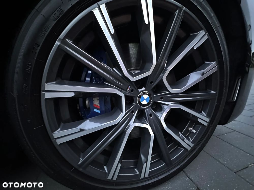 BMW Seria 7 740d xDrive mHEV - 15