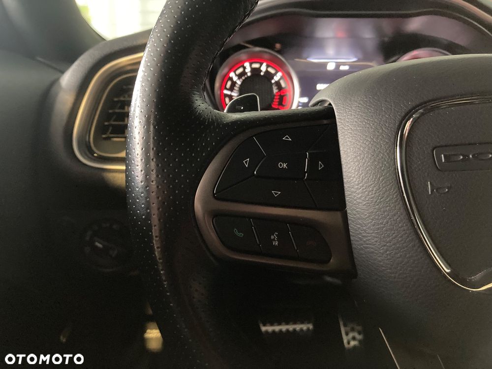 Dodge Challenger 6.4 Scat Pack - 27