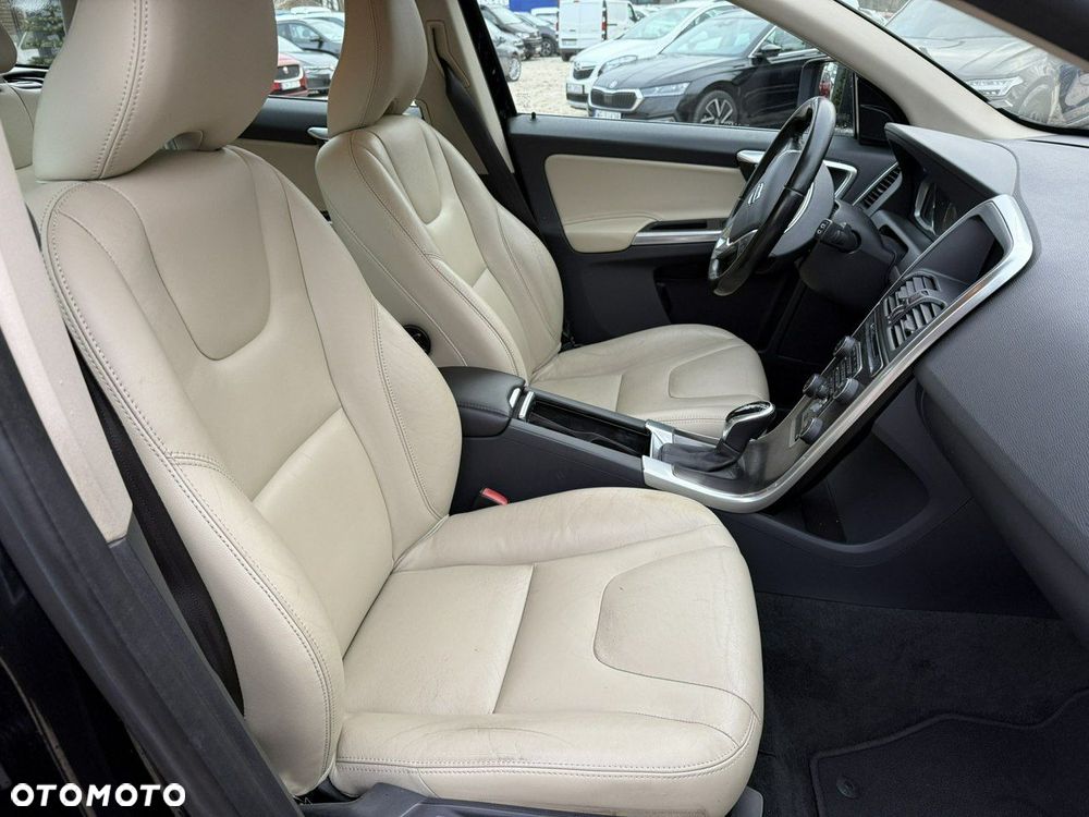 Volvo XC 60 D5 AWD Summum - 9