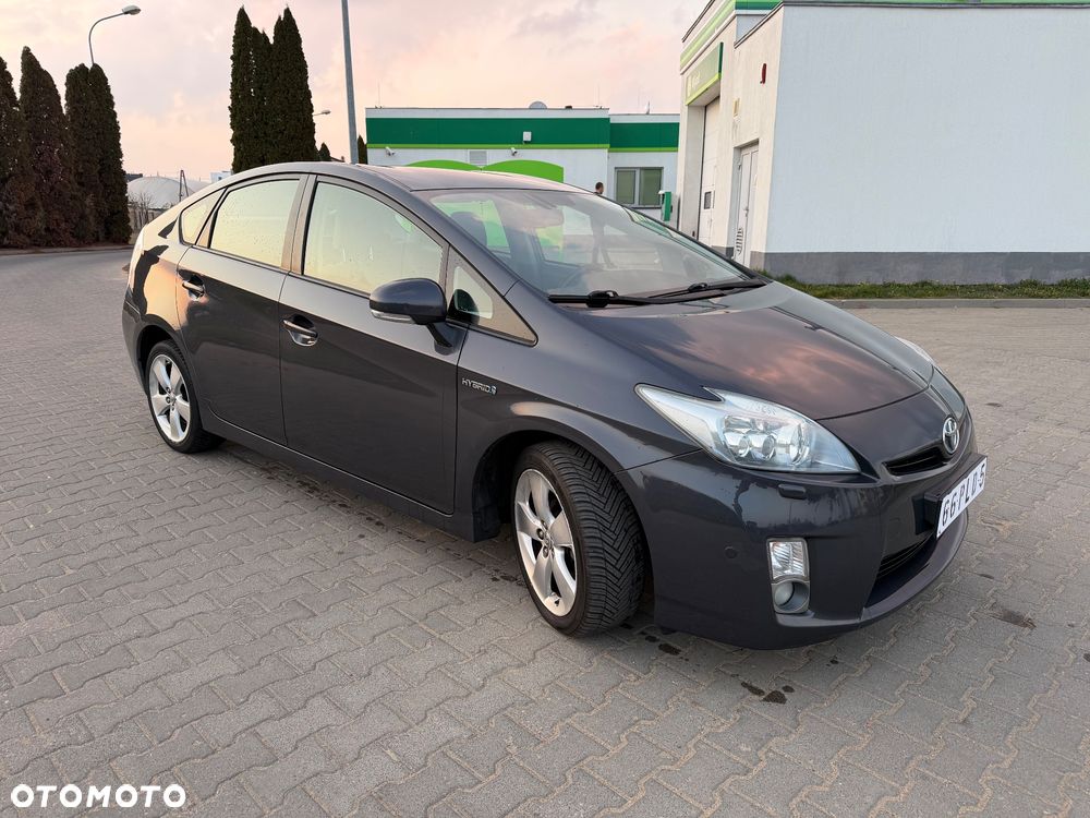 Toyota Prius 1.8 HSD Prestige - 1