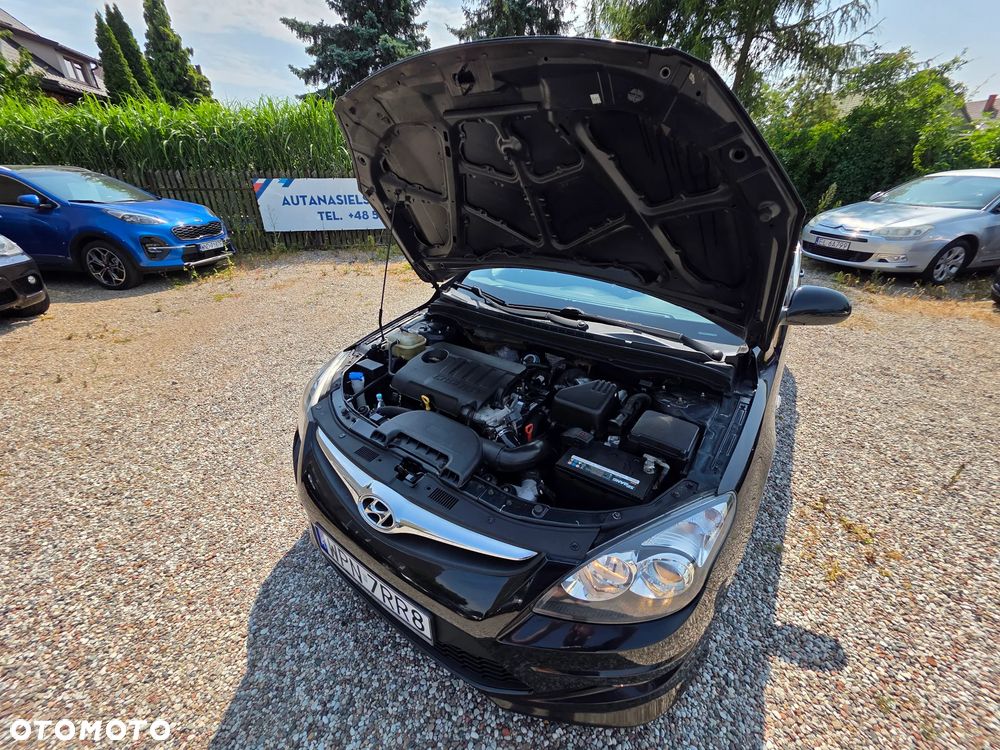 Hyundai i30 i30cw 1.6 CRDi Automatik Comfort - 11