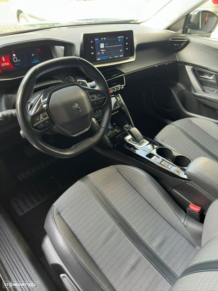 Peugeot 2008 1.2 PureTech Allure EAT6 - 8