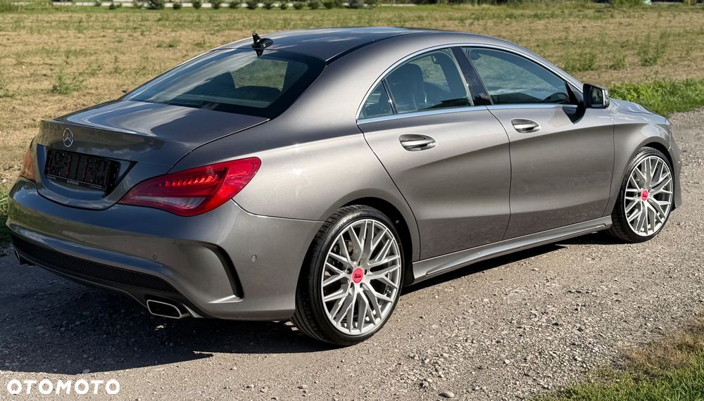 Mercedes-Benz CLA 180 7G-DCT AMG Line - 17