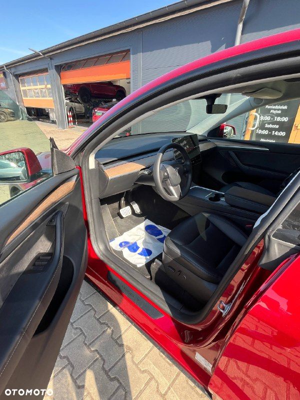 Tesla Y Performance Dual Motor AWD - 11