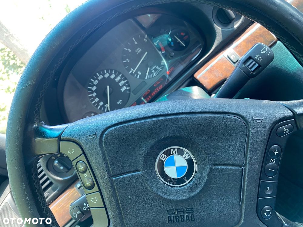 BMW Seria 7 728i L - 11