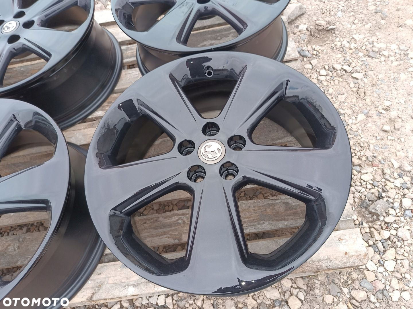 OPEL MOKKA Trax Biuic Felgi 18" 7J 5x105 ET 38 95181597 CZARNE JAK NOWE - 4