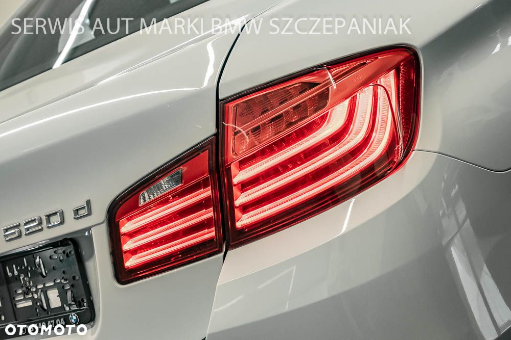 BMW Seria 5 520d xDrive - 12