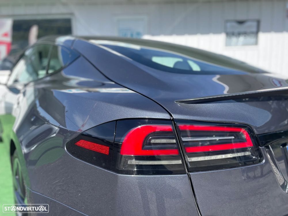 Tesla Model S Plaid AWD - 33