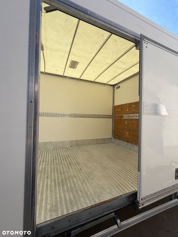 Iveco Daily 35C14 Kontener 8 Palet z windą 750 kg - 18