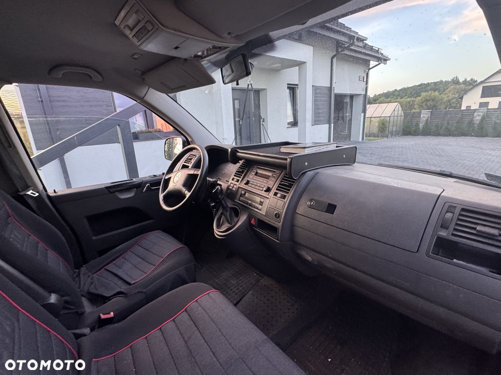 Volkswagen Caravelle - 8