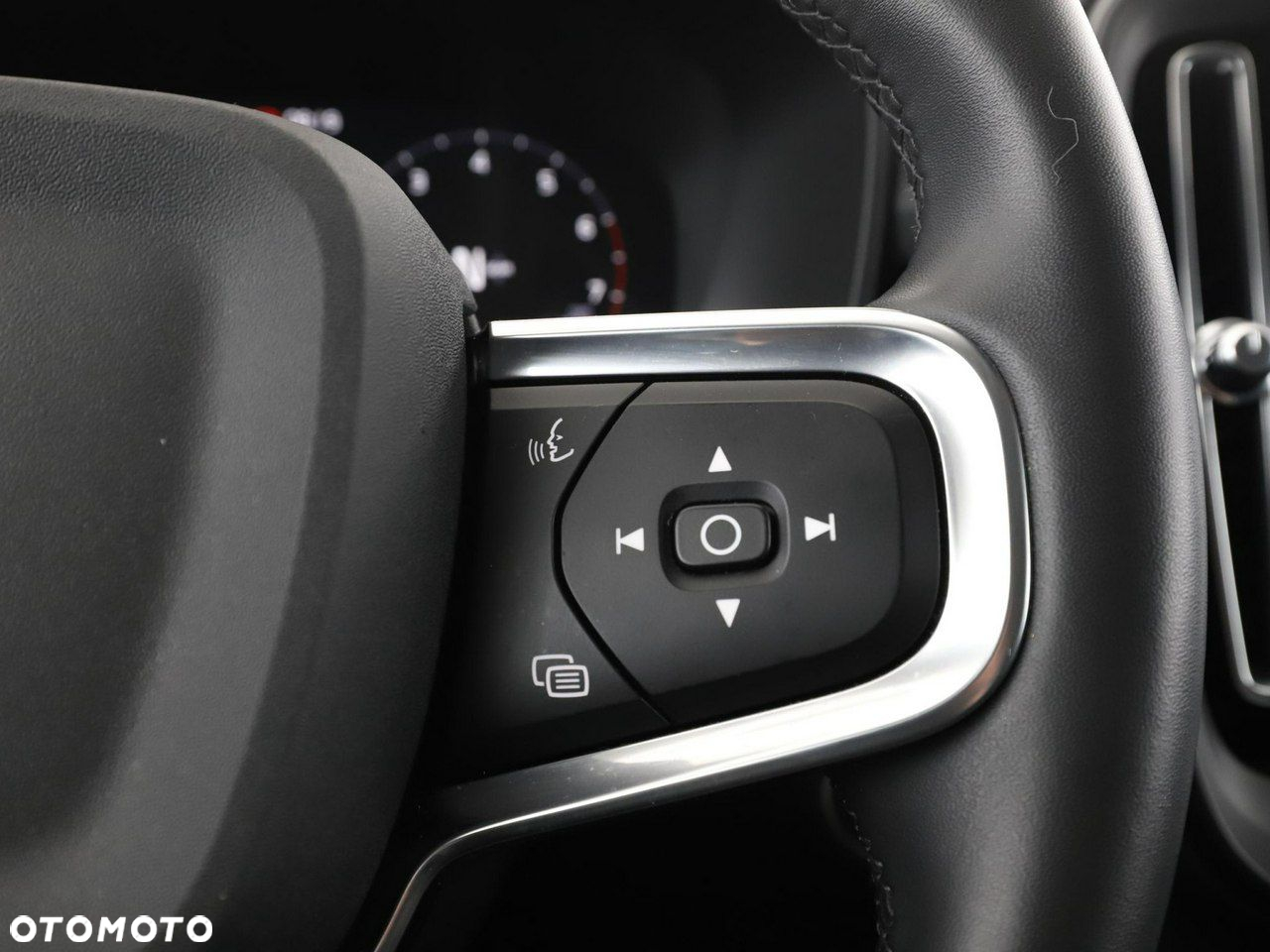 Volvo XC 40 T2 Momentum Core - 29