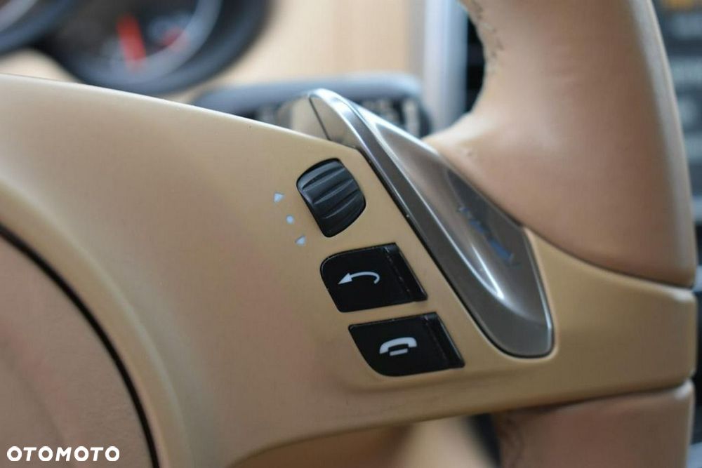 Porsche Cayenne Diesel Platinum Edition - 18