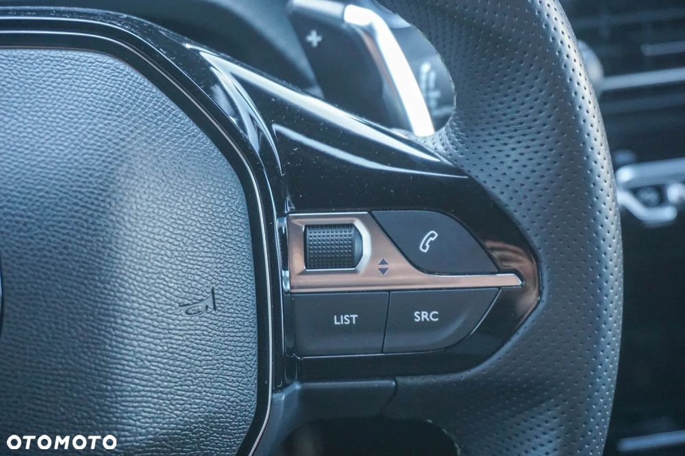 Peugeot 2008 Hybrid 136 e-DSC GT - 13