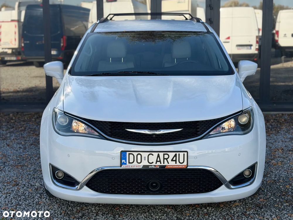 Chrysler Pacifica - 2