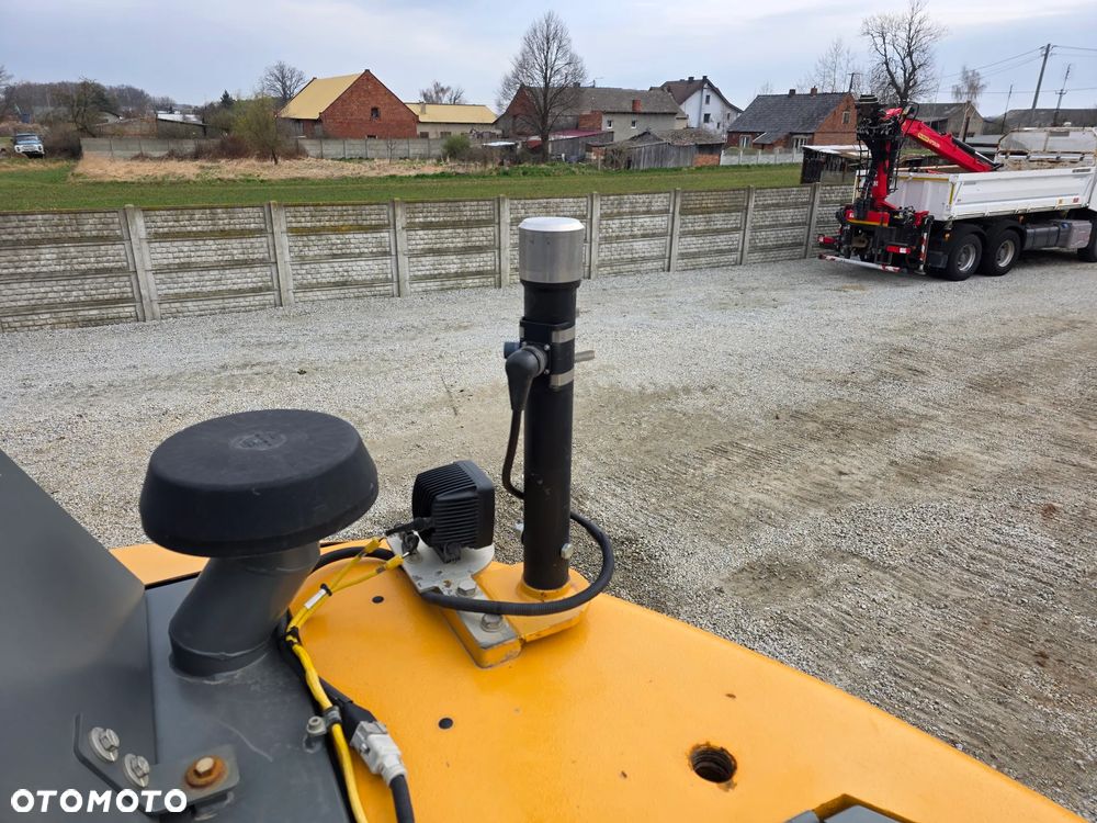 Liebherr R926 Compact, 2020 ROK, 5600 MTH, OIL QUICK - 26