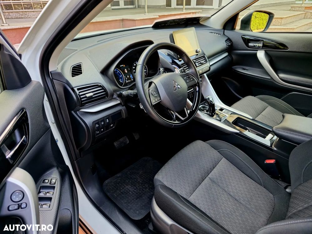 Mitsubishi Eclipse-Cross - 10