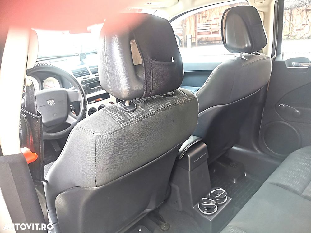 Dodge Caliber 2.0 CVT SE - 29
