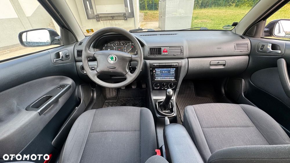 Skoda Octavia 1.6 Tour - 11