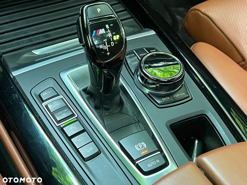 BMW X5 M M50i - 38