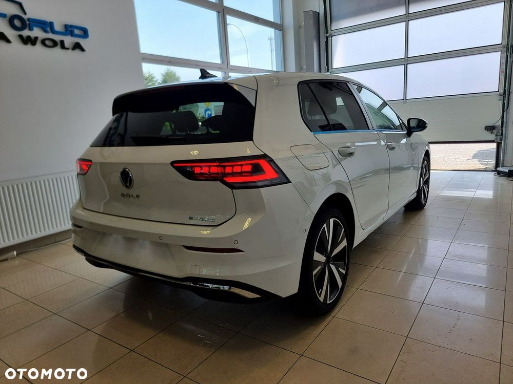 Volkswagen Golf - 5