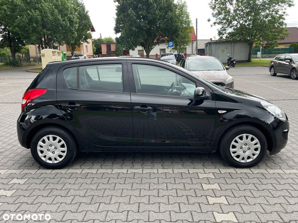 Hyundai i20 1.2 FIFA WM Edition - 16