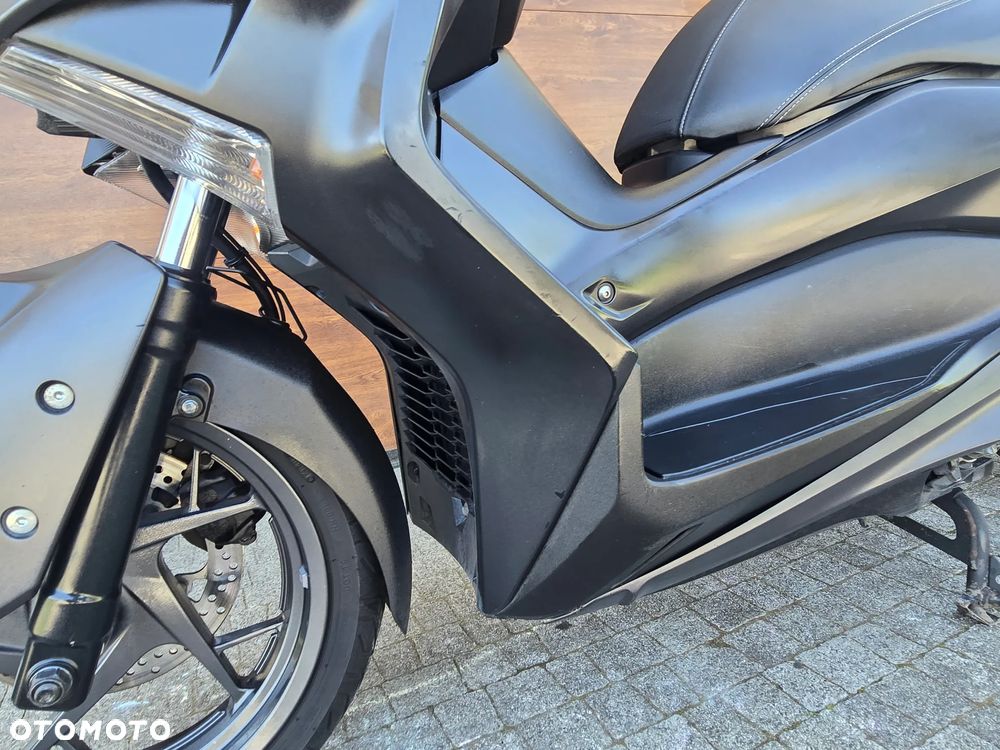 Yamaha X-max - 23