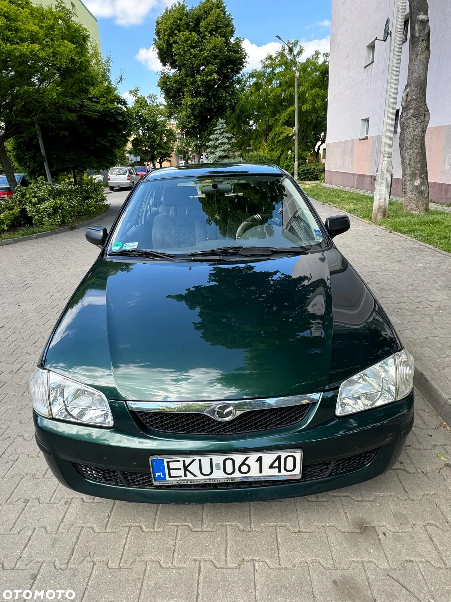 Mazda 323F - 4