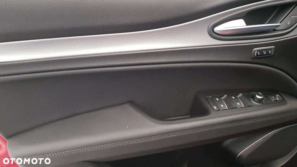 Alfa Romeo Stelvio - 25