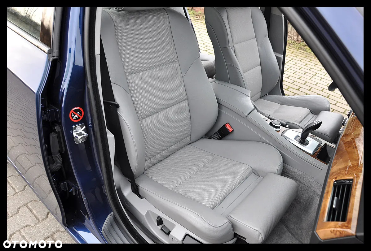 BMW Seria 5 525xi Touring Edition Lifestyle - 25
