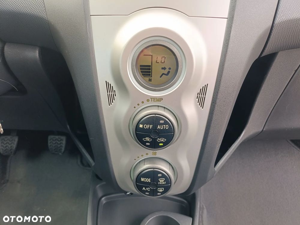 Toyota Yaris 1.3 VVT-i Travel - 16